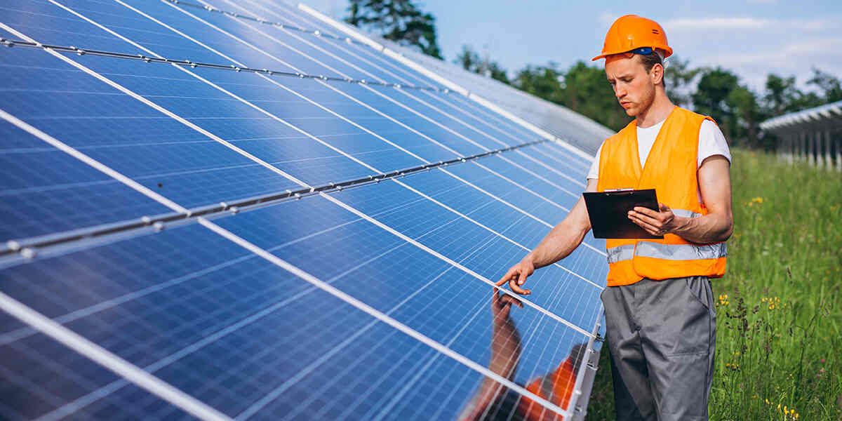 how much power does a solar panel produce